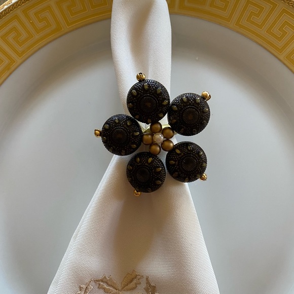 Set of 8 handmade beaded napkin rings napkin holders - Picture 3 of 6